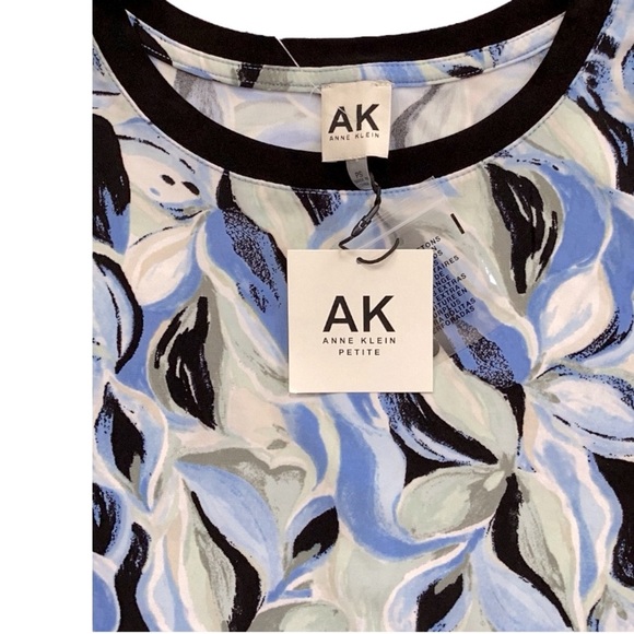 Anne Klein Petite NWT Marina Blue & Green Floral Top Small - Picture 6 of 10